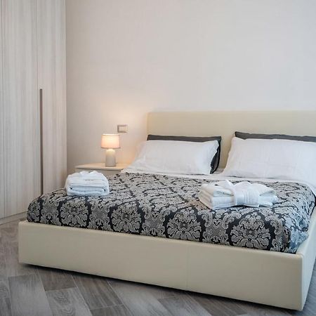 Casa Vacanza Diana อาโญเน ภายนอก รูปภาพ